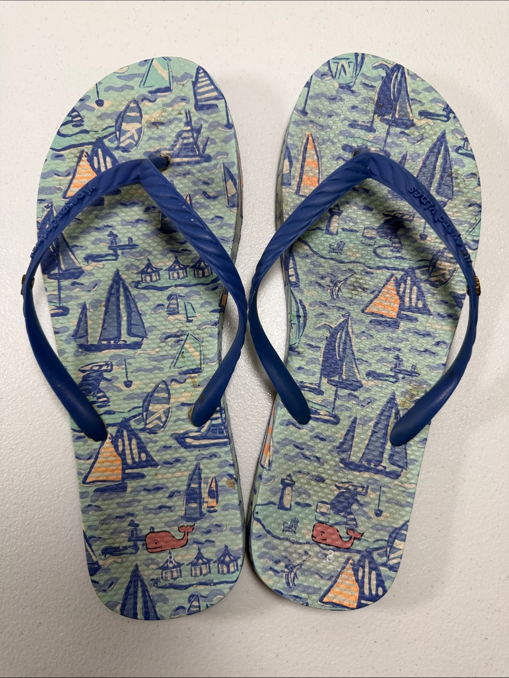 Vineyard Vines Sailboats in the Sea Flip-Floos size 7/8